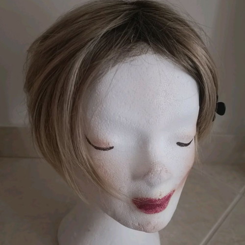 Women's wig with shampoo and conditioner