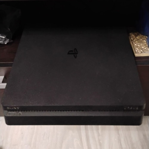 Sony PlayStation 4 Slim 1TB like new