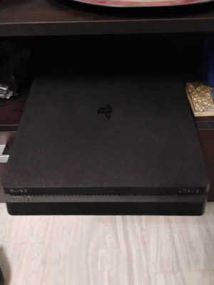 Sony PlayStation 4 Slim 1TB like new