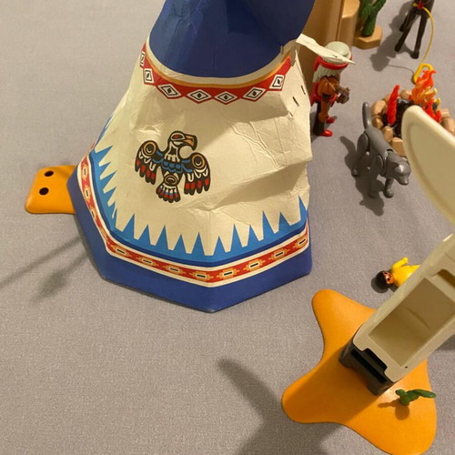Playmobil Indian family set used with missing parts