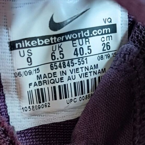 Nike purple athletic shoes like new, size 40.5 with double laces