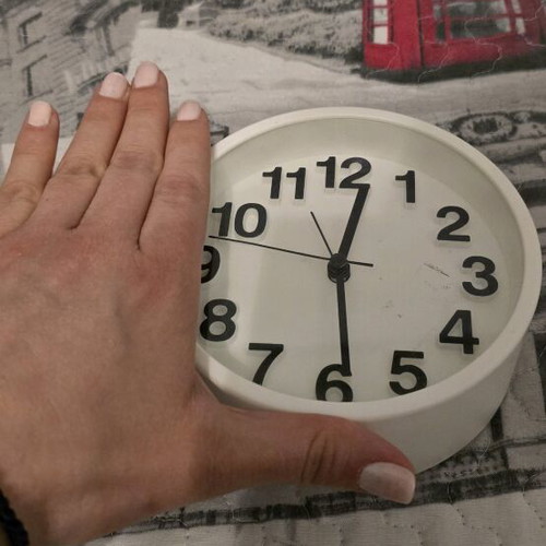Analog tabletop clock like new