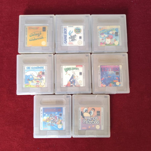Game Boy (1989) set like new with original cartridges