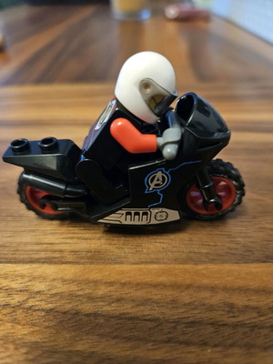 Lego Marvel Super Heroes Avengers minifigure used with bike