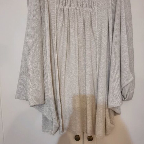 Toi&Moi women's cardigan like new with batwing sleeve white and beige