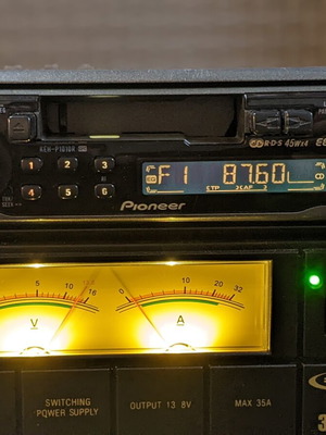 Pioneer KEH-P1010R car stereo like new