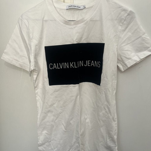 Calvin Klein tshirt like new, white and black, size S