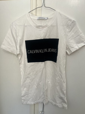 Calvin Klein tshirt like new, white and black, size S