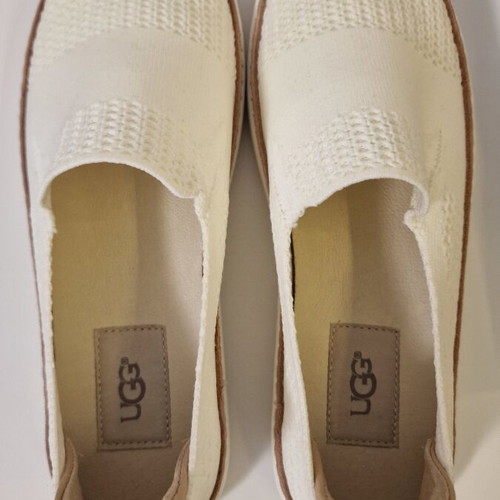 Ugg moccasins new, size 38, white beige