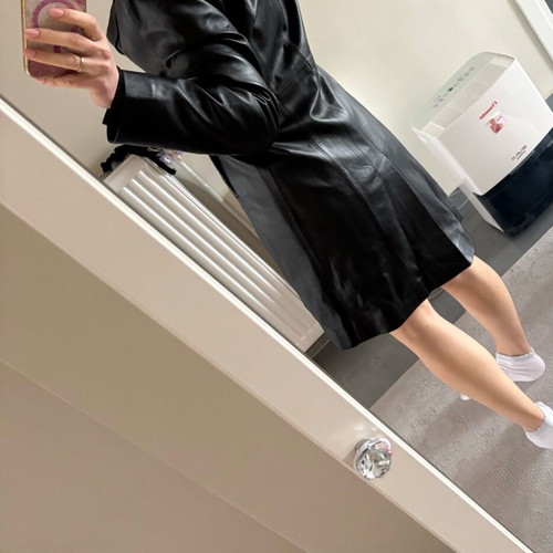 Leather trench coat size M like new, black