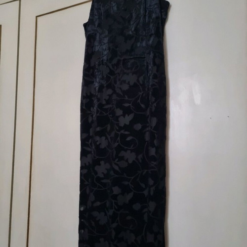Black Velvet Embossed Dress Bill Cost like new size M