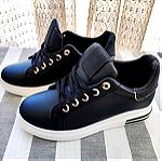  Sneakers μαύρα δίπατα καινούργια ! 39