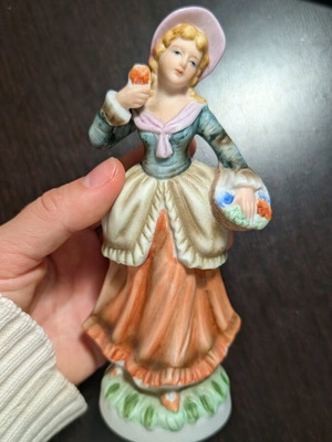 Decorative figurine like new, 17 cm