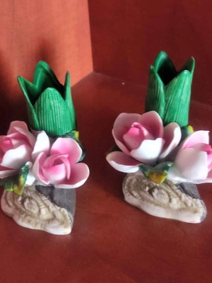 Porcelain candlesticks set used with roses, pack of 2 pieces