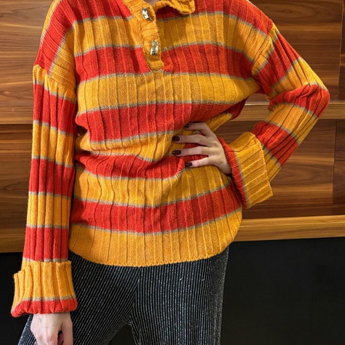 Iraida sweater orange, like new, one size with gold buttons