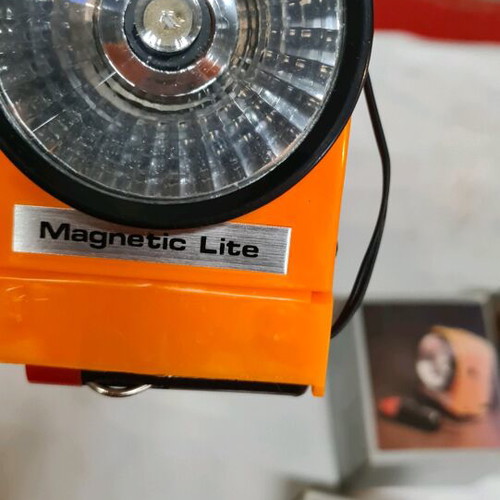 Car lights new, set of 3 with lighter power supply and magnet