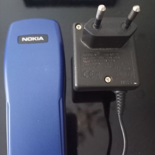 Nokia collectible cell phone like new, purple