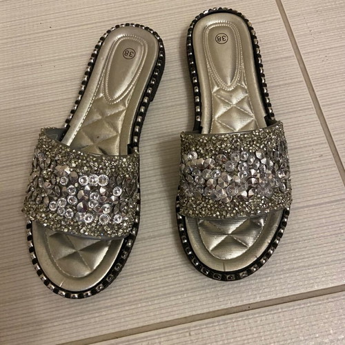 Flat sandals like new, silver and black, size 38