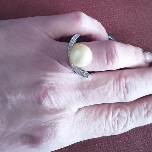 Silver 925 Ring with Pearl and Zircon Stones like new