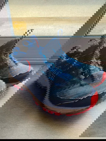 παπούτσια asics