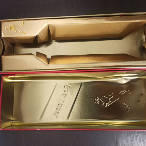 Jhonny Walker empty metal case used
