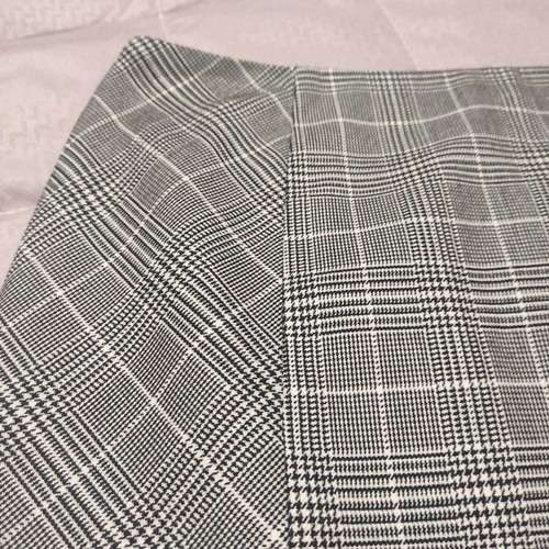 H&M mini skirt like new, checkered white and grey, size M