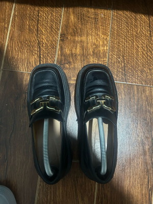 Loafers γυναικεία δερμάτινα μεταχειρισμένα, νούμερο 40, μαύρα