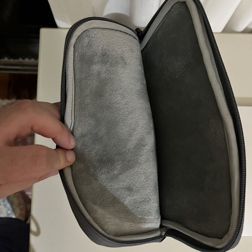 Tablet-iPad case like new, dimensions 23x29 cm