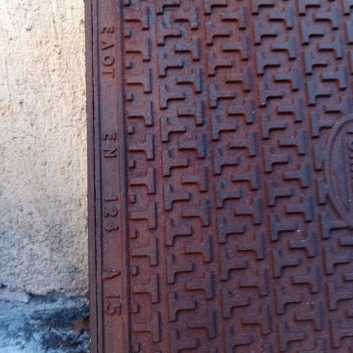 Manhole Cover with Frame New, Cast Iron, 500x560x40 mm