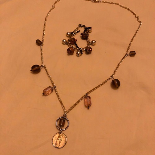 Necklace and bracelet like new, set of 2 pieces