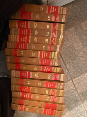 Basic World Encyclopedia like new, all volumes