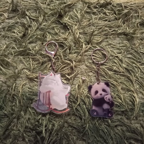 2D Panda and Cat Keychains set like new, colorful, 2 pcs