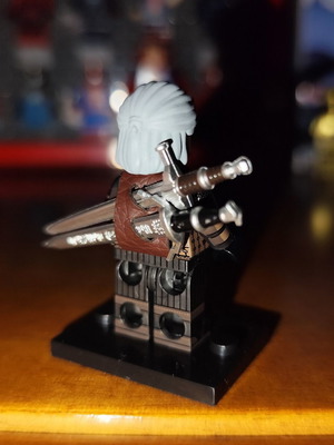 Φιγούρα Geralt of Rivia από The Witcher 3 σαν καινούργιο με αξεσουάρ