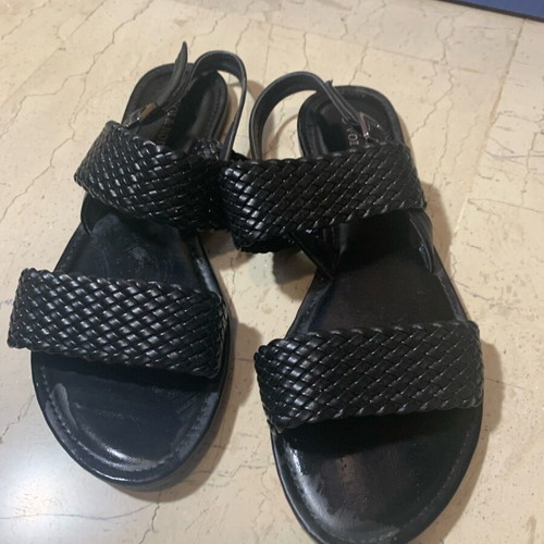 Sandal black like new, size 41