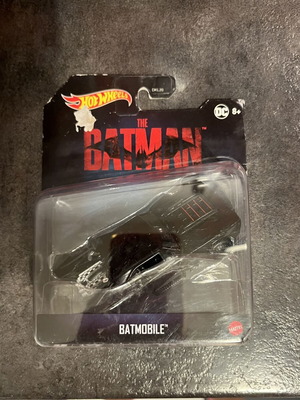 Hot Wheels Batmobile The Batman Premium diecast car