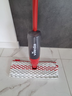 Vileda 1-2 Spray Max like new with 3 microfiber cloths