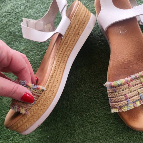 Dougias leather flatform sandals size 39 like new, white multicolor