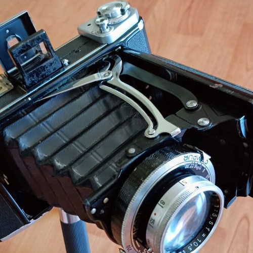 Zeiss Ikon vintage camera used