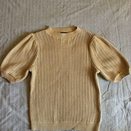 Short Sleeve Knit Top beige with silver shimmer thread, like new, size S