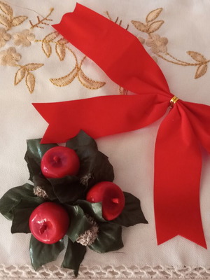 Christmas decorations used, ribbon damaged, small piece