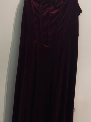 Velvet plus size dress like new, burgundy with back cord