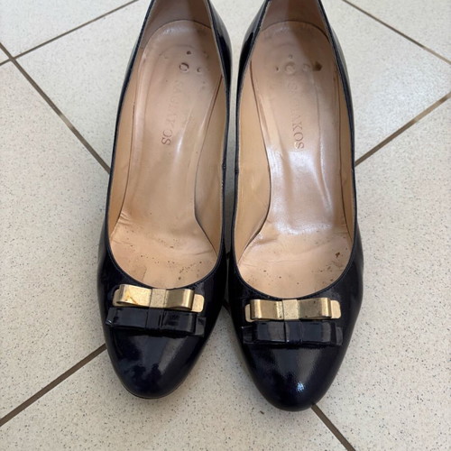 Sagiakos blue pumps with bow and patent effect like new
