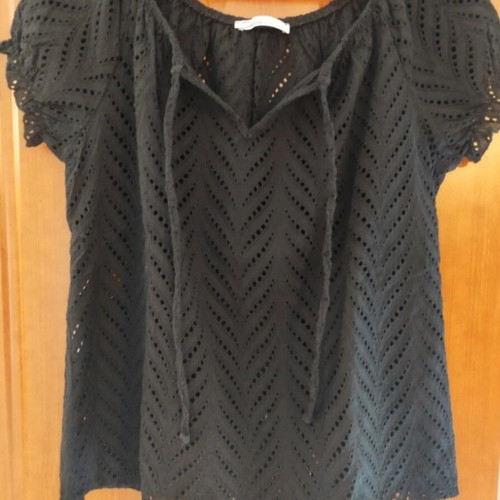 Donna Martha broderie black cotton top new, size L