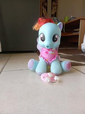 My Little Pony Rainbow Dash like new with sounds Hasbro