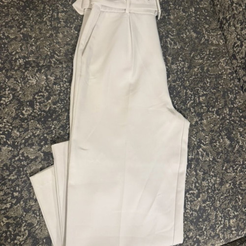 White pants with belt like new, size M 38 10