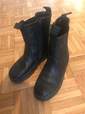 H&M leather boots for girls like new size 33 black