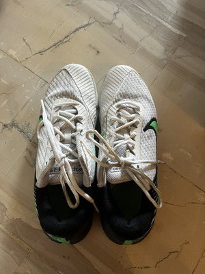 Nike παπούτσια για τέννις μεταχειρισμένα, μέγεθος 42,5, άσπρο και πράσινο