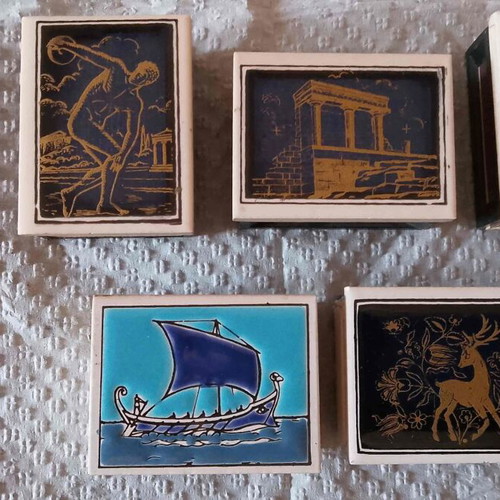 Collectible 1970 matchboxes like new, pack of 11 with tile and enamel