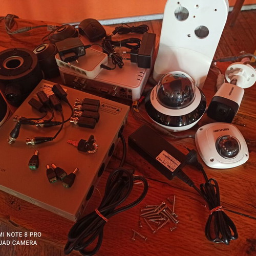 HikVision camera and DVR set like new