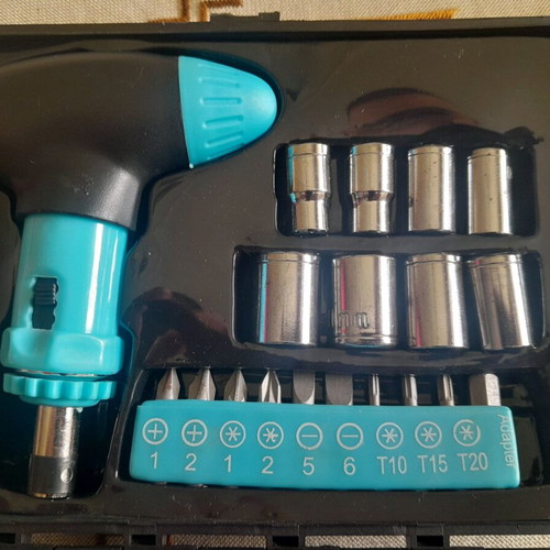 Flashlight/tool kit like new, multi screwdriver with 10 bits and sockets